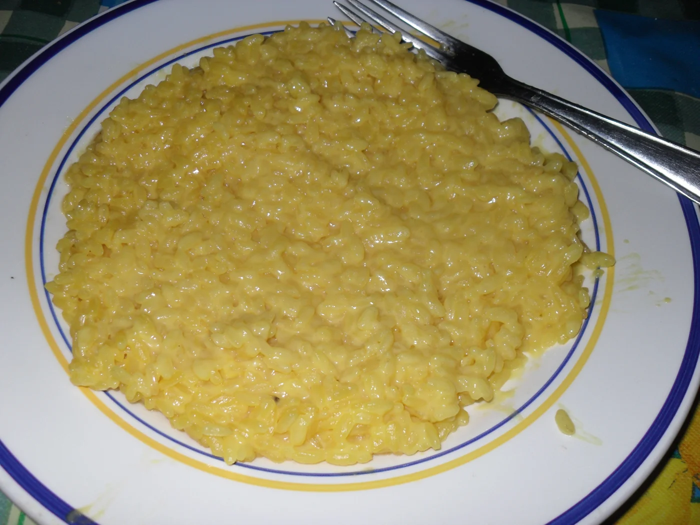 Risotto alla milanese · fotografia del piatto